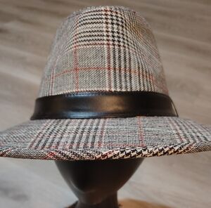 🆕Men's Or Ladies Plaid Fedora Striped Hat with Black Pleather Band NWT Unisex